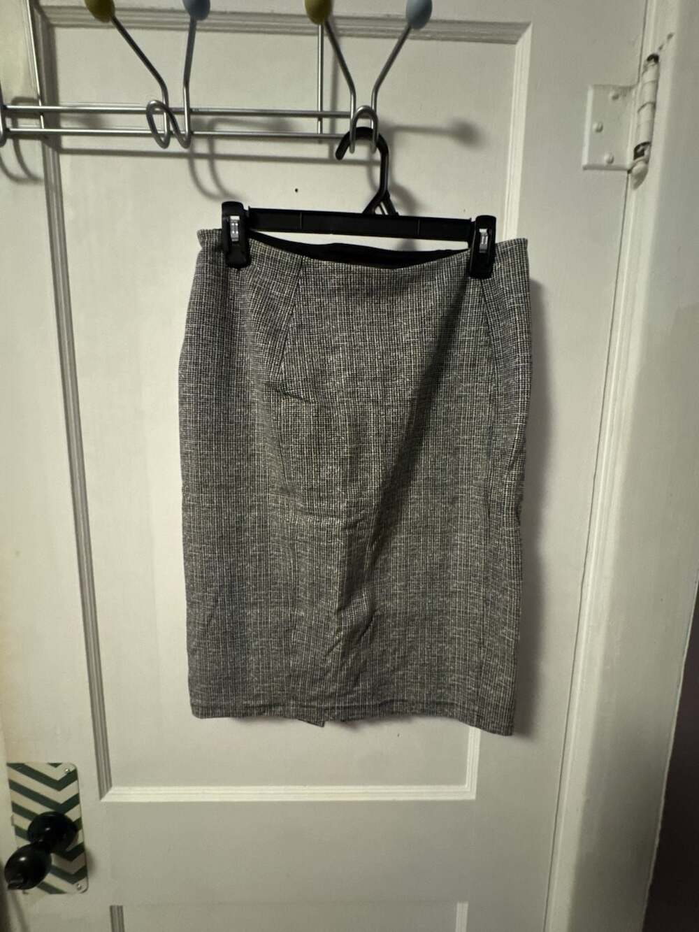 Liverpool Jean Co. Gray White Whisper Textured Knit Pencil Skirt Size 8
